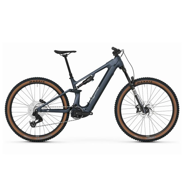 MEGAMO RYAL 10 - Black